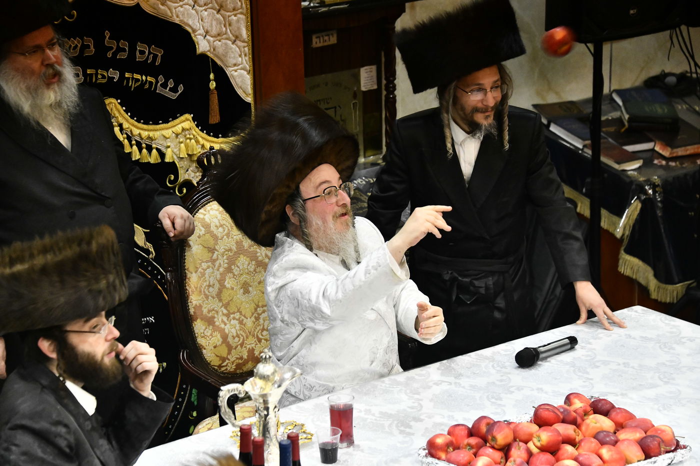 פורים בחצה"ק ביאלה בבני ברק בירושלים