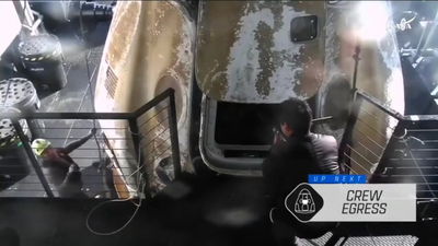 תיעוד מדהים: האסטרונאוטים נחתו בקפסולה בכדור הארץ 