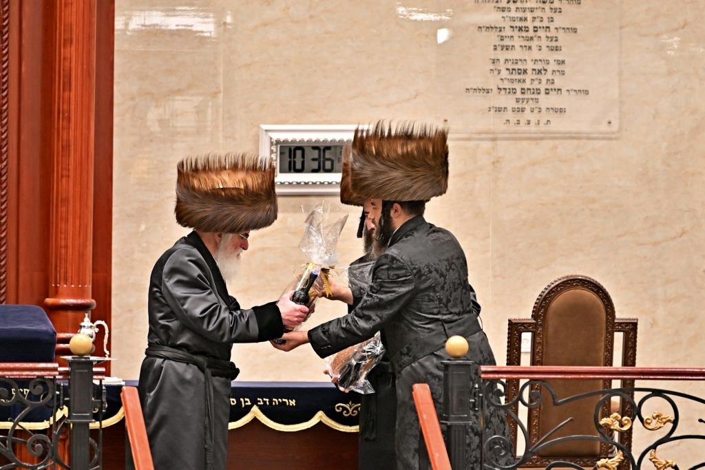 פורים בחצה"ק ויזניץ