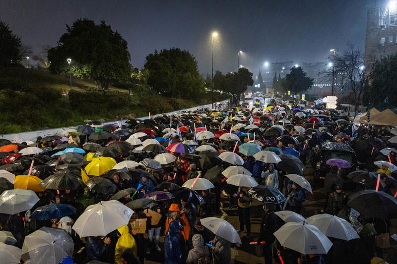 הפגנות בירושלים; שוטרים ניפצו שמשות רכבים חוסמים
