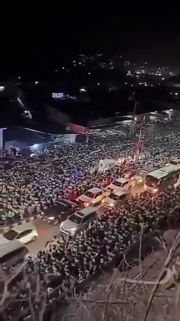 שיירות ענק של מפגינים נגד ארדואן 