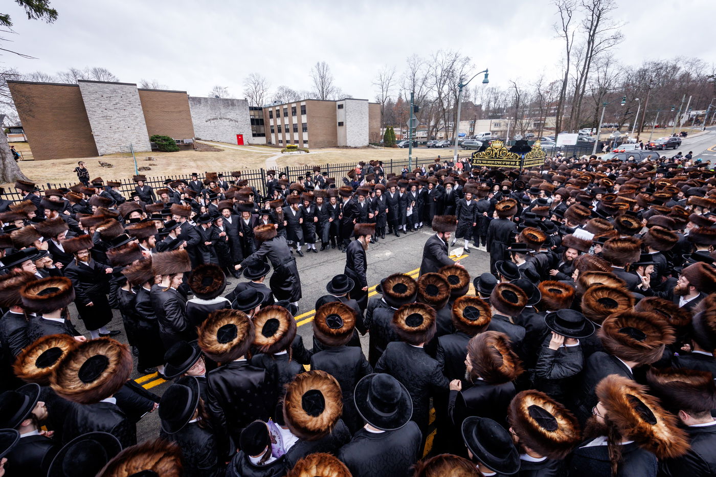 הכנסת ספר תורה לביהמ"ד סאטמר מונסי 