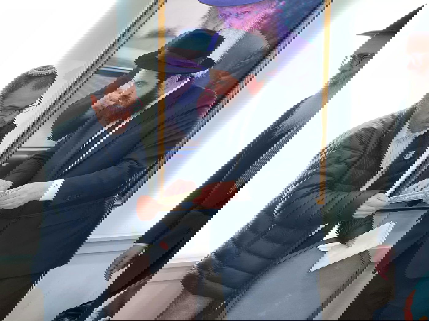 אלי שרעבי אמר קדיש ראשון על אחיו הי"ד - בציון הרבי מליובאוויטש | תיעוד מצמרר