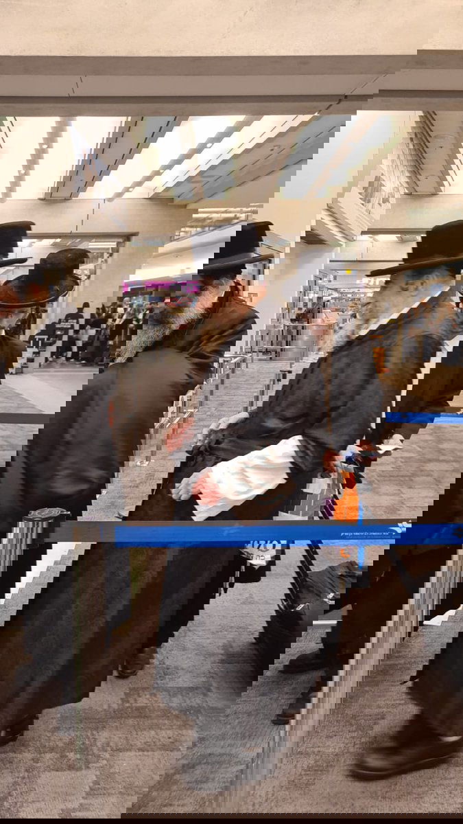 האדמו"ר מרחמסטריווקא בדרכו לליז'ענסק תשפ"ה