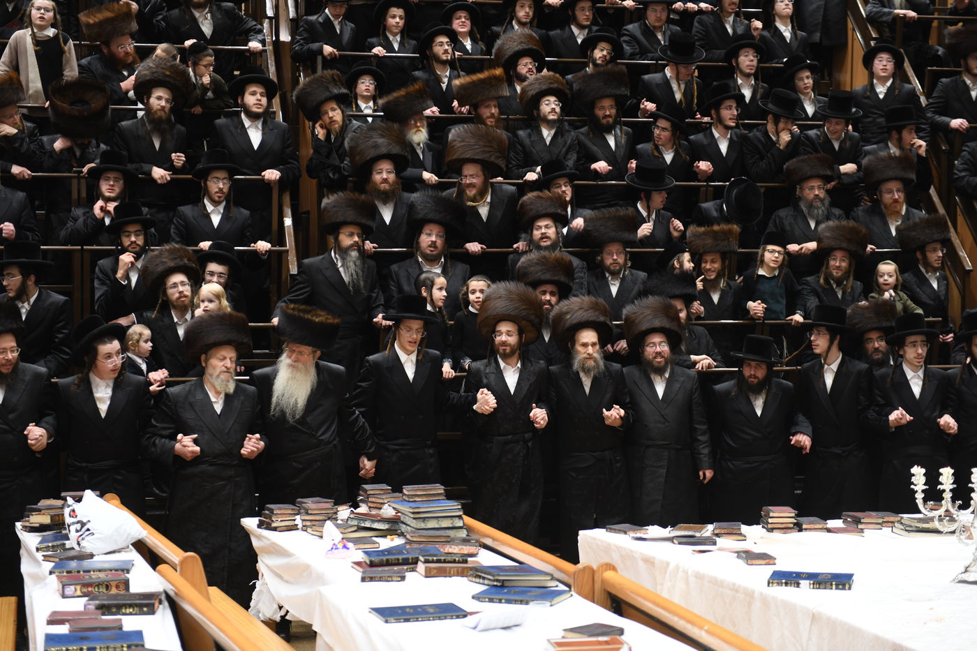 פורים בחצה"ק בעלזא