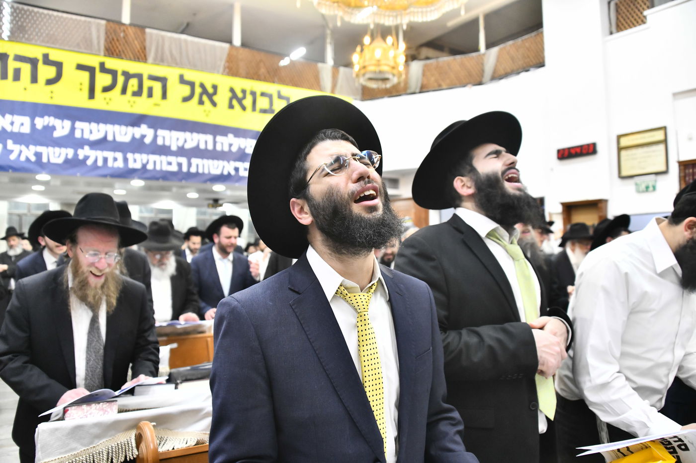 ההמונים זעקו ודמעו לישועה, בשרשרת מעמדות הסגולה של רינה של תורה סביב שלושת ימי הפורים