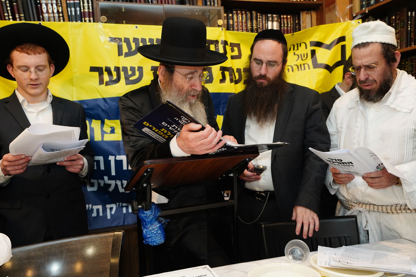 ההמונים זעקו ודמעו לישועה, בשרשרת מעמדות הסגולה של רינה של תורה סביב שלושת ימי הפורים