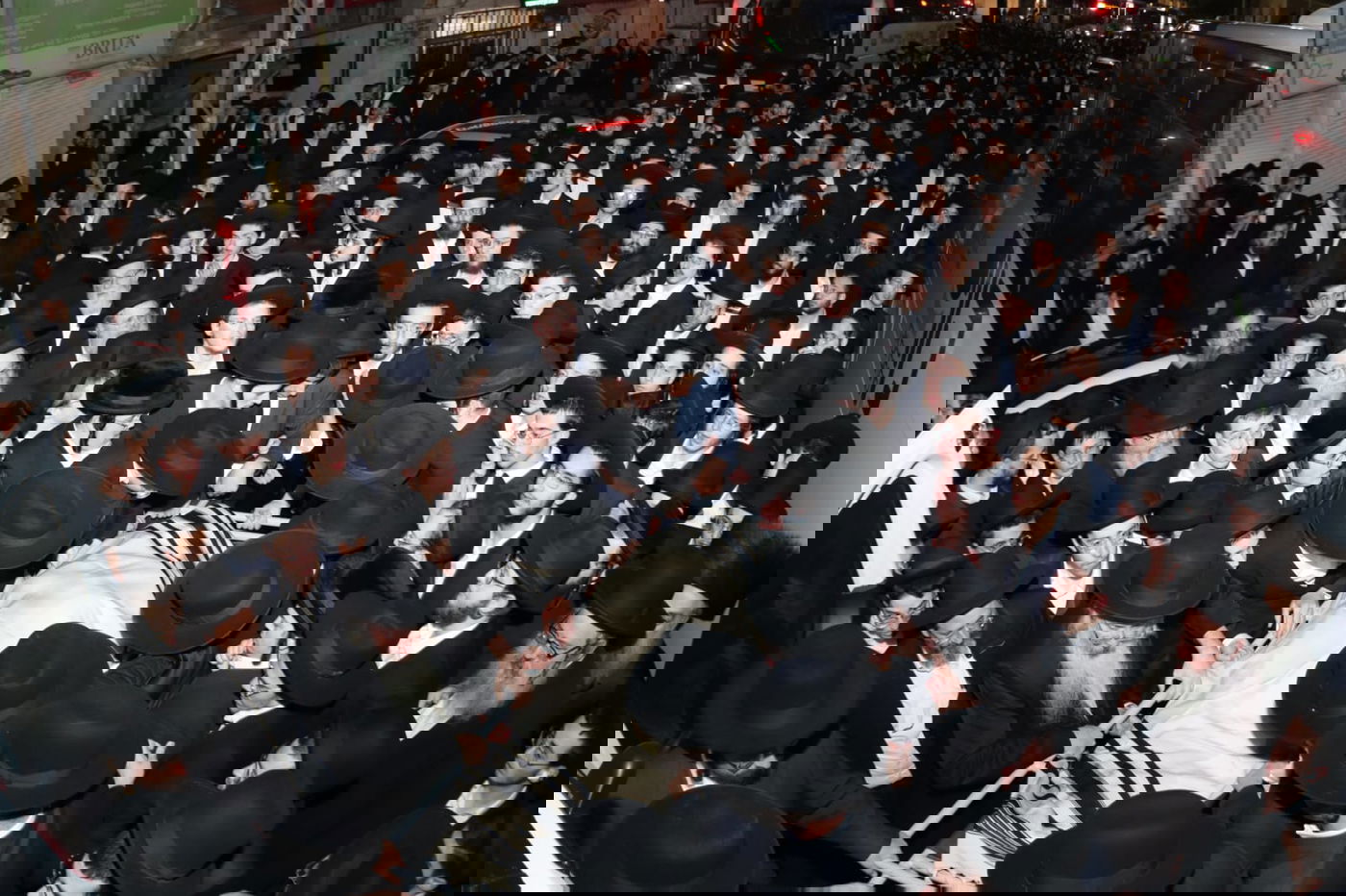  מסע הלוויית הגאון רבי נחמן פלונצ'ק זצ"ל