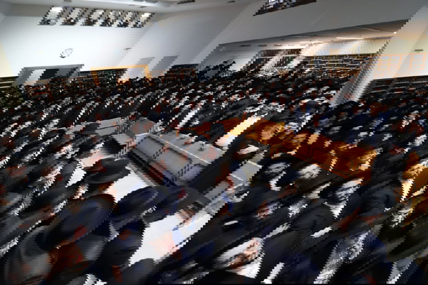  מסע הלוויית הגאון רבי נחמן פלונצ'ק זצ"ל