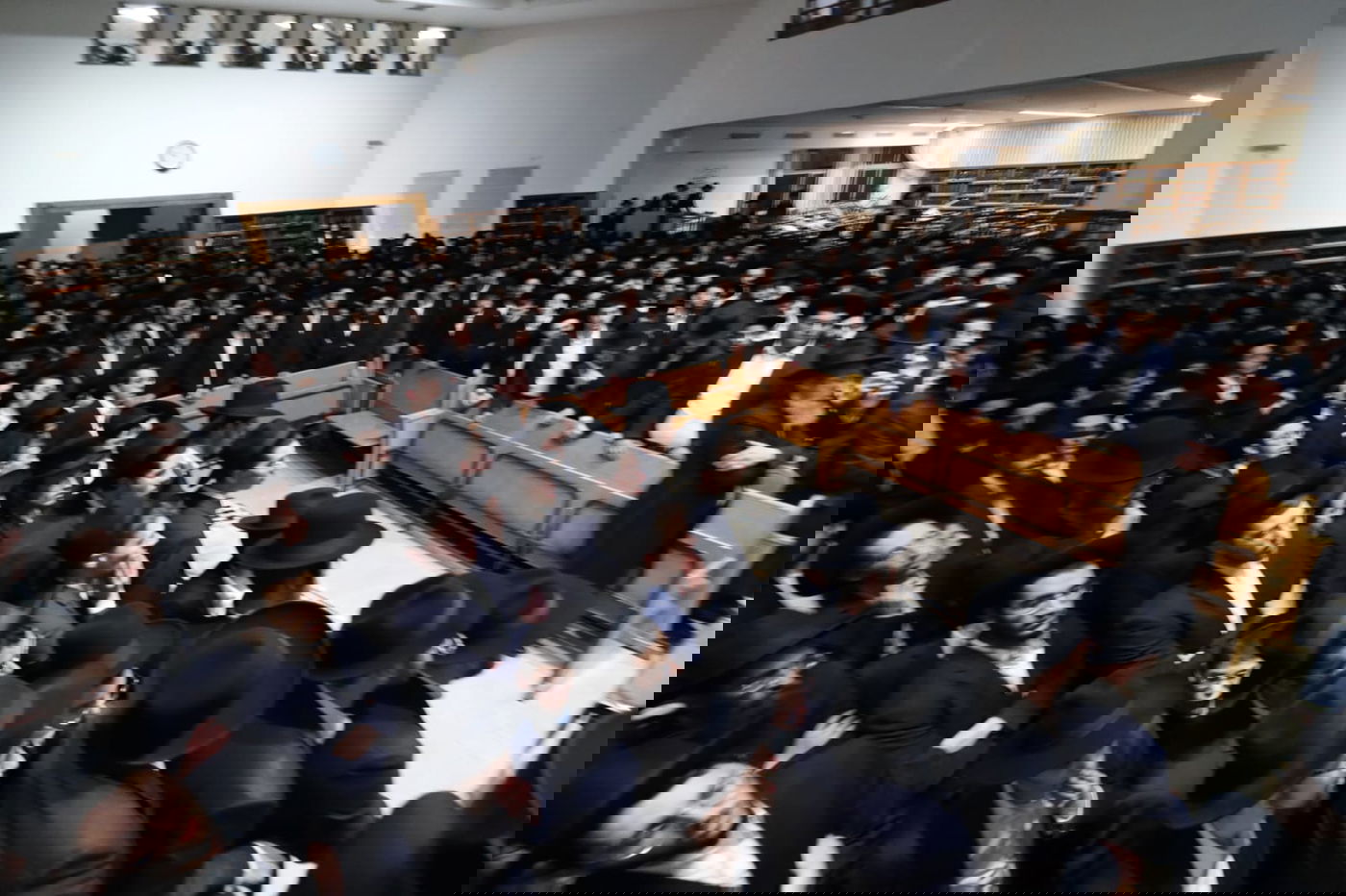  מסע הלוויית הגאון רבי נחמן פלונצ'ק זצ"ל