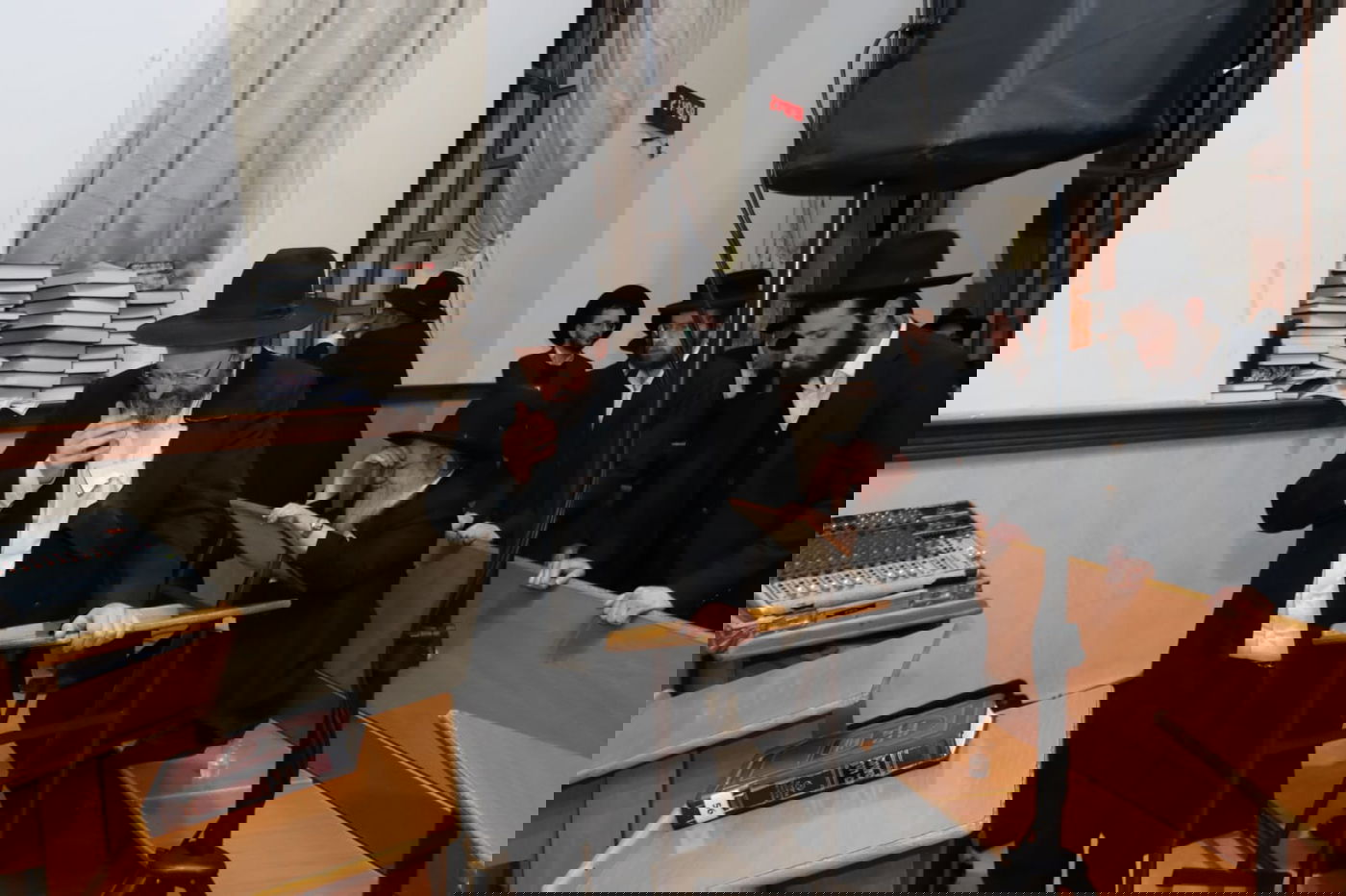  מסע הלוויית הגאון רבי נחמן פלונצ'ק זצ"ל