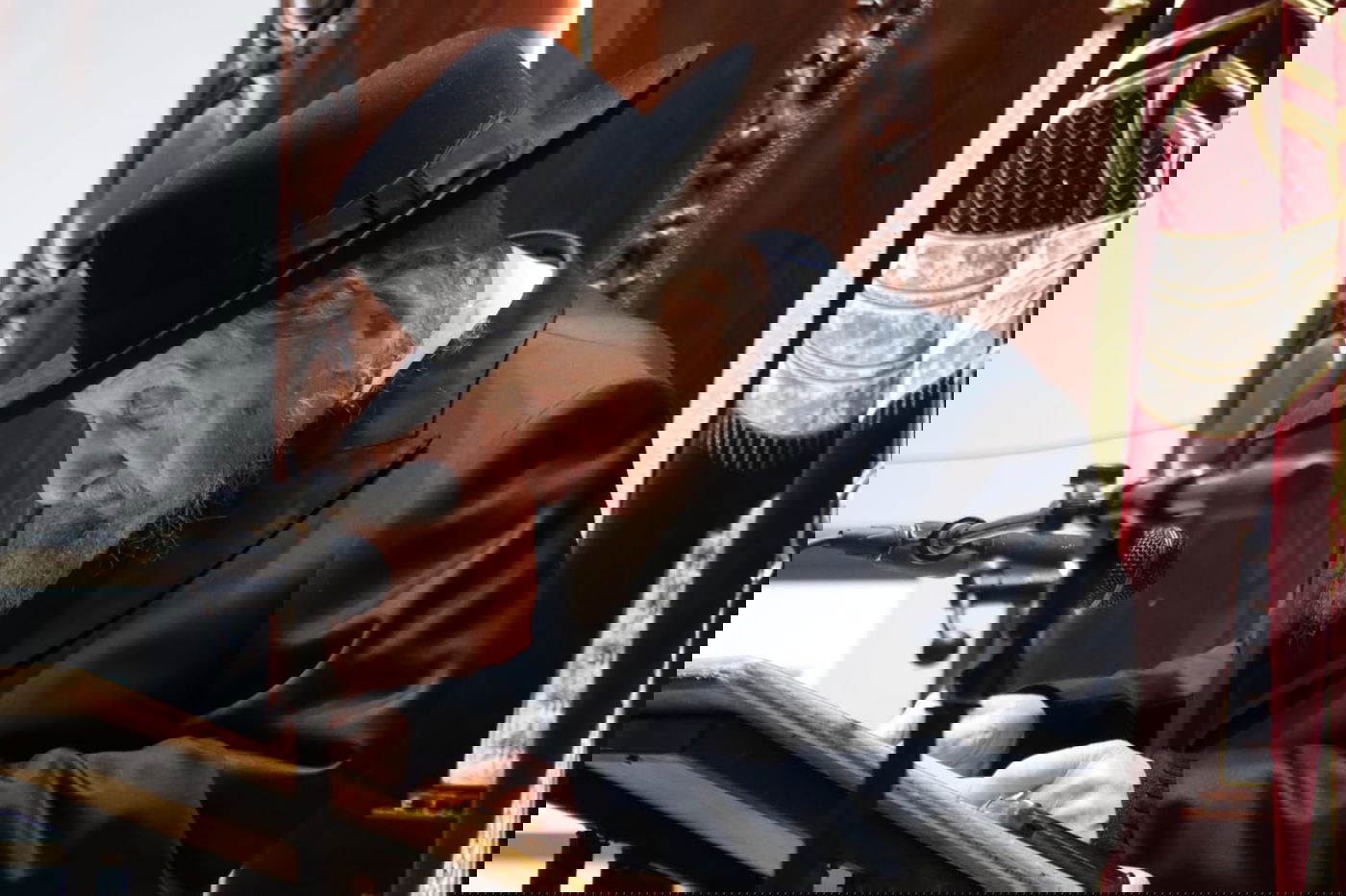  מסע הלוויית הגאון רבי נחמן פלונצ'ק זצ"ל