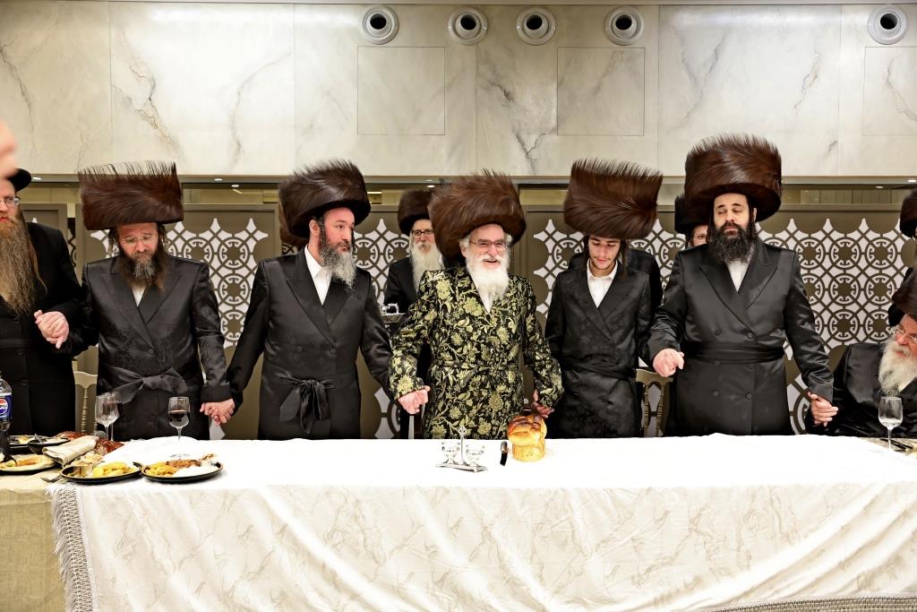 שמחת השבע ברכות בחצה"ק ויזניץ  - פרמישלאן 