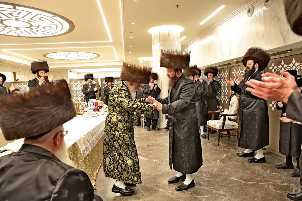 שמחת השבע ברכות בחצה"ק ויזניץ  - פרמישלאן 