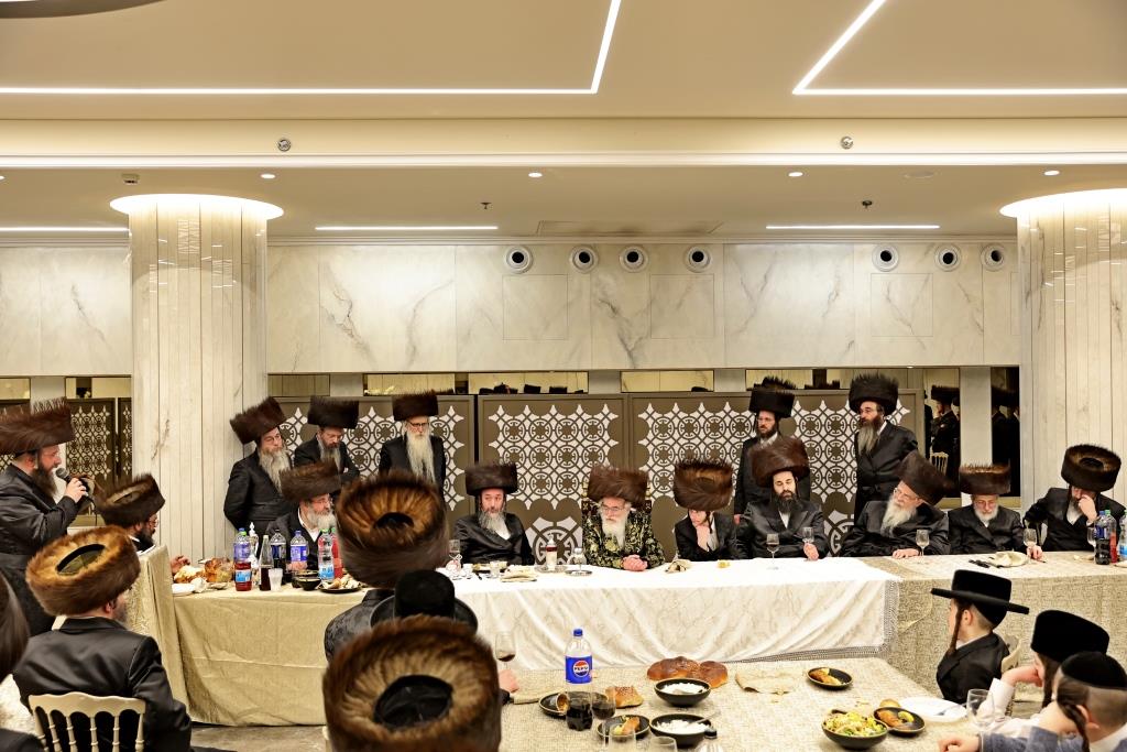 שמחת השבע ברכות בחצה"ק ויזניץ  - פרמישלאן 