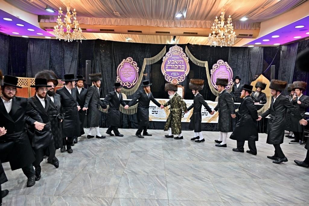 שמחת השבע ברכות בחצה"ק ויזניץ  - פרמישלאן 