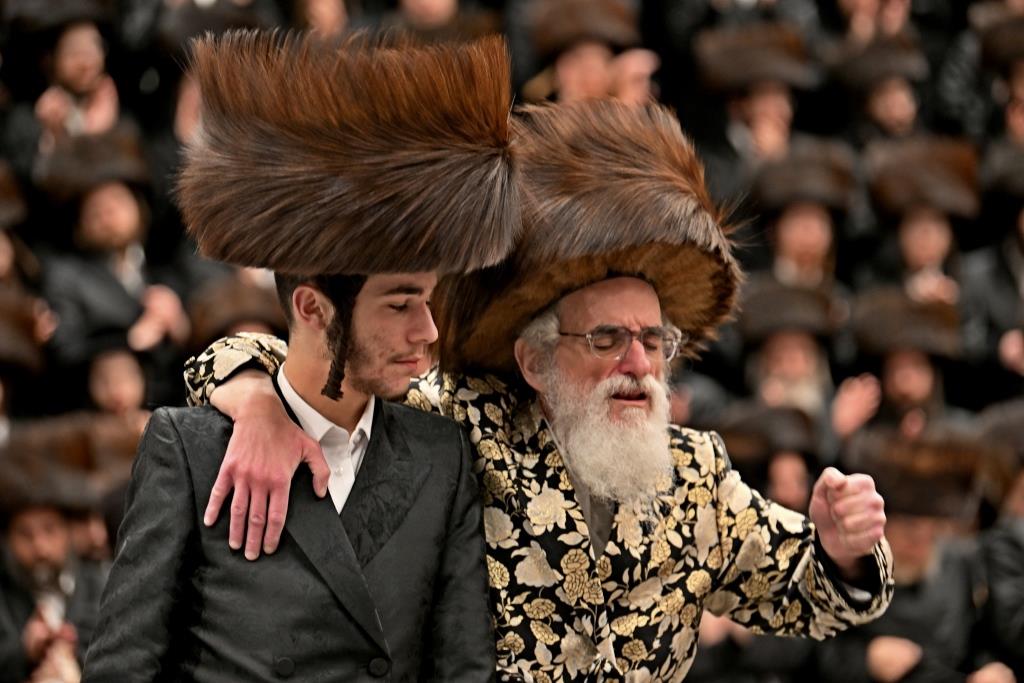 שמחת השבע ברכות בחצה"ק ויזניץ  - פרמישלאן 