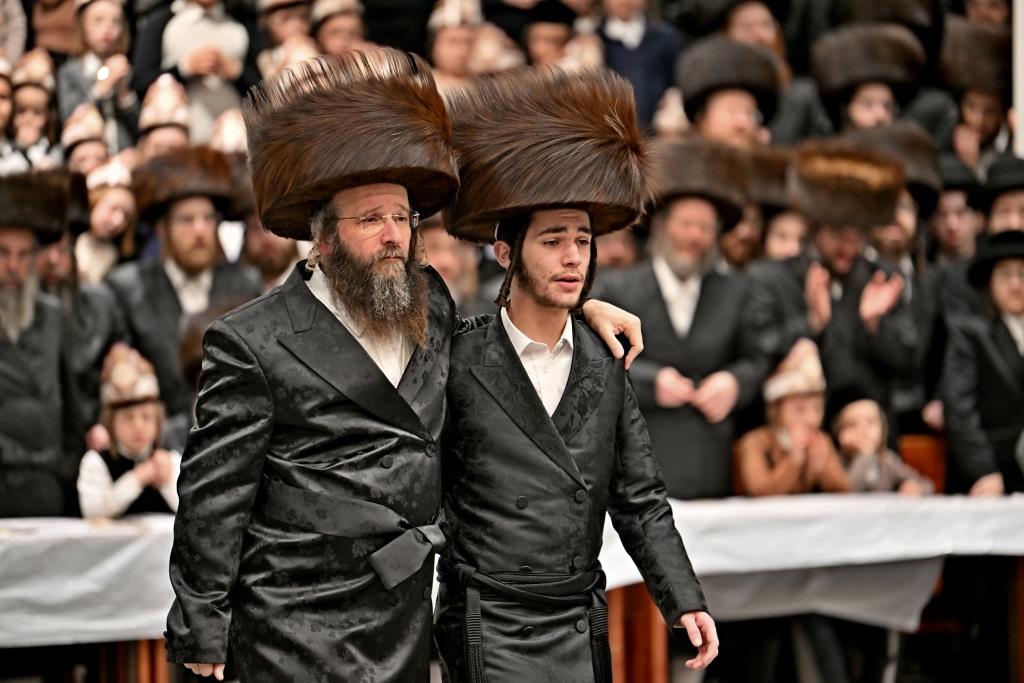 שמחת השבע ברכות בחצה"ק ויזניץ  - פרמישלאן 