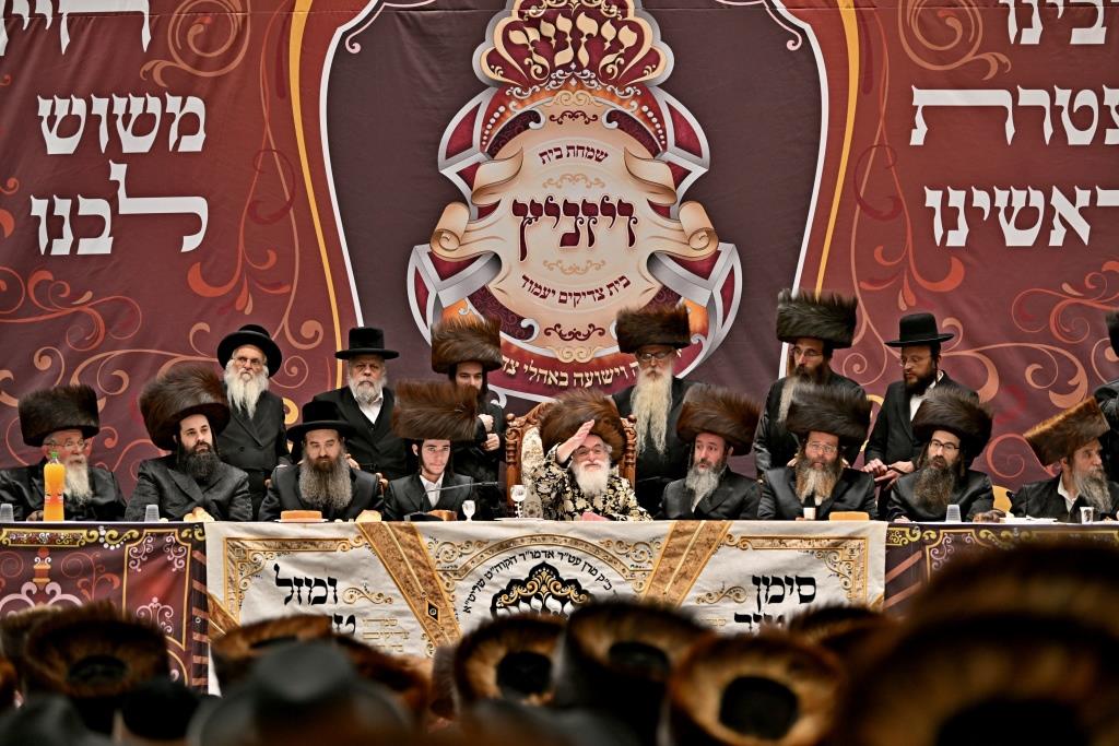 שמחת השבע ברכות בחצה"ק ויזניץ  - פרמישלאן 