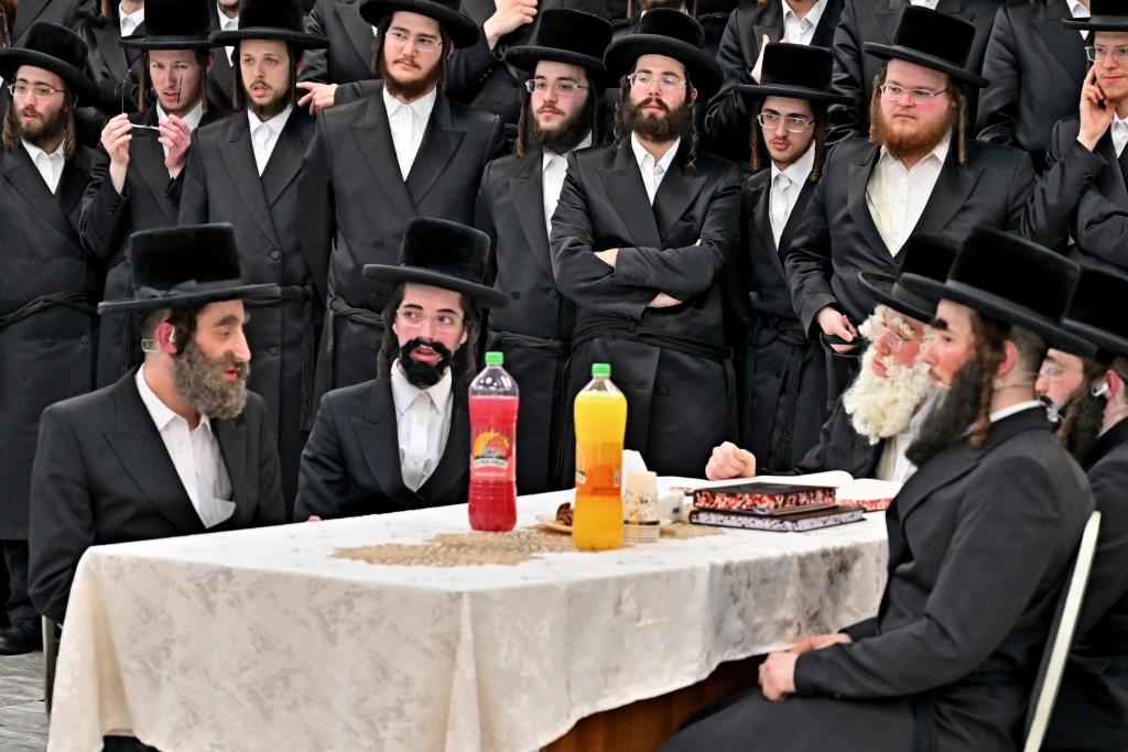 שמחת השבע ברכות בחצה"ק ויזניץ  - פרמישלאן 