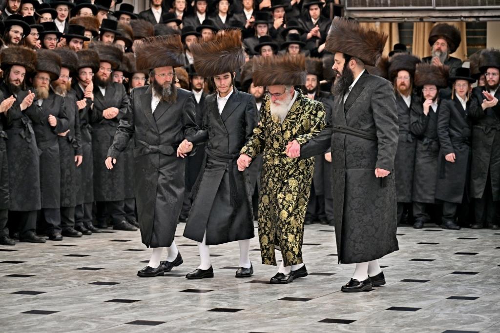 שמחת השבע ברכות בחצה"ק ויזניץ  - פרמישלאן 