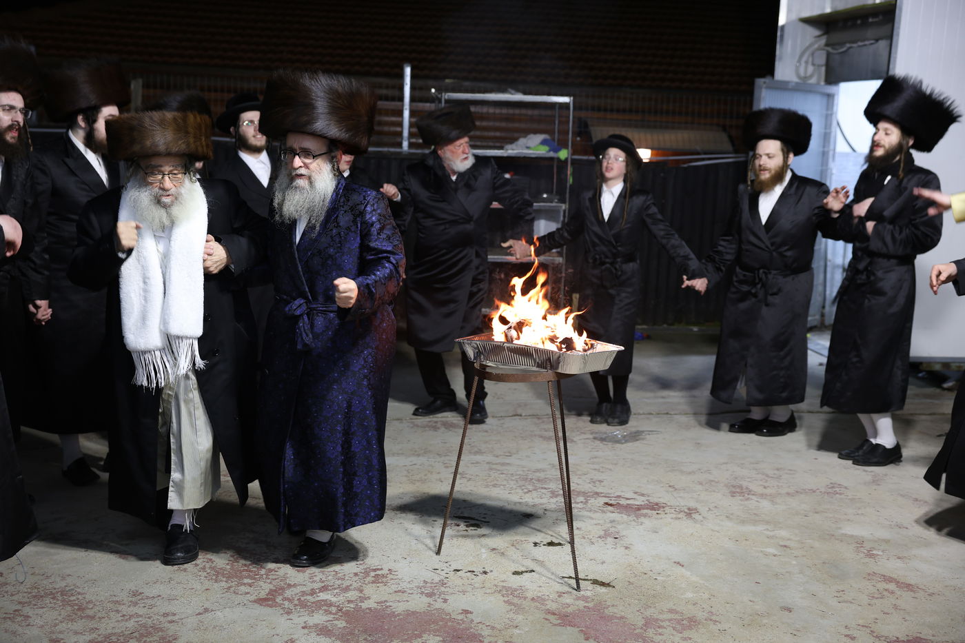 גאב"ד קאלסבורג הגה"צ רבי משה ראטה בהדלקה במירון