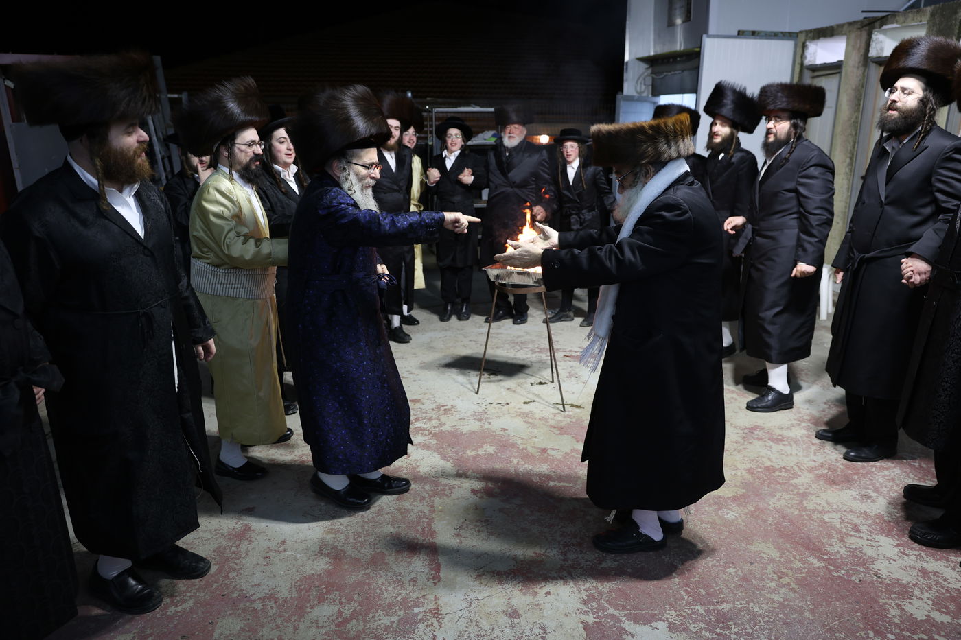 גאב"ד קאלסבורג הגה"צ רבי משה ראטה בהדלקה במירון