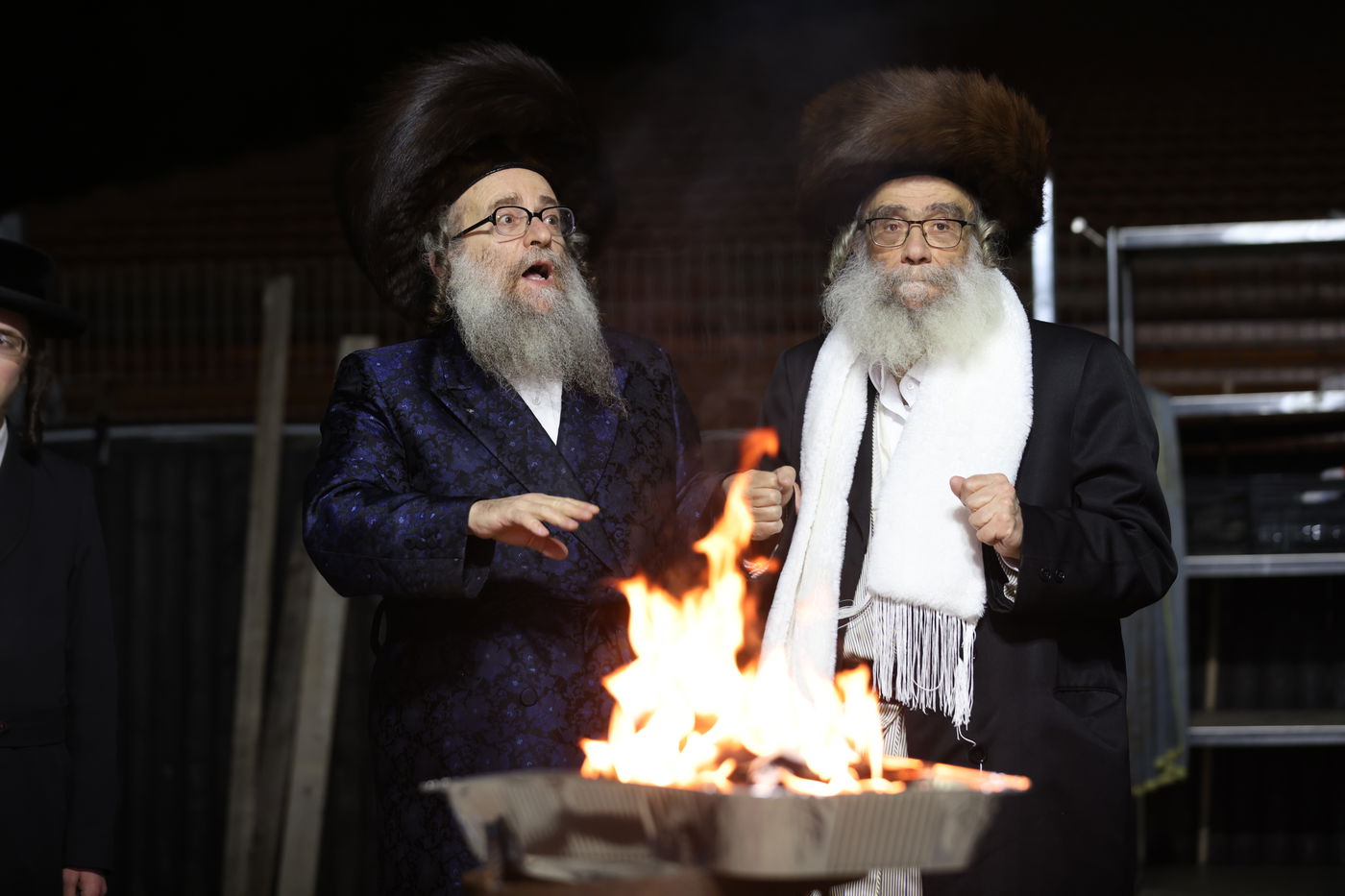 גאב"ד קאלסבורג הגה"צ רבי משה ראטה בהדלקה במירון