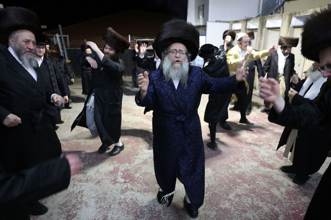 גאב"ד קאלסבורג הגה"צ רבי משה ראטה בהדלקה במירון