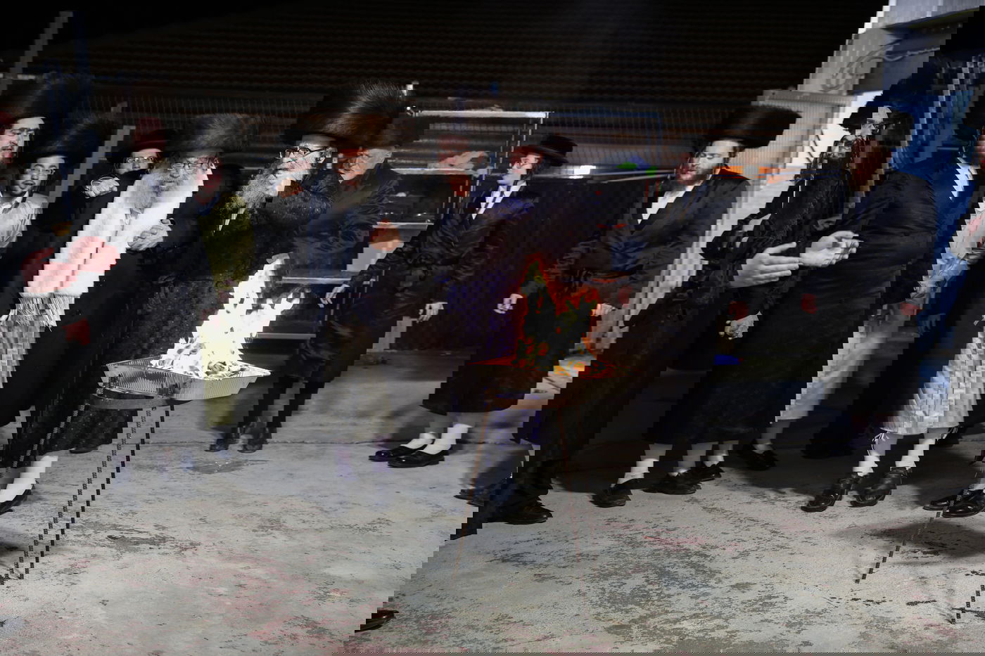 גאב"ד קאלסבורג הגה"צ רבי משה ראטה בהדלקה במירון