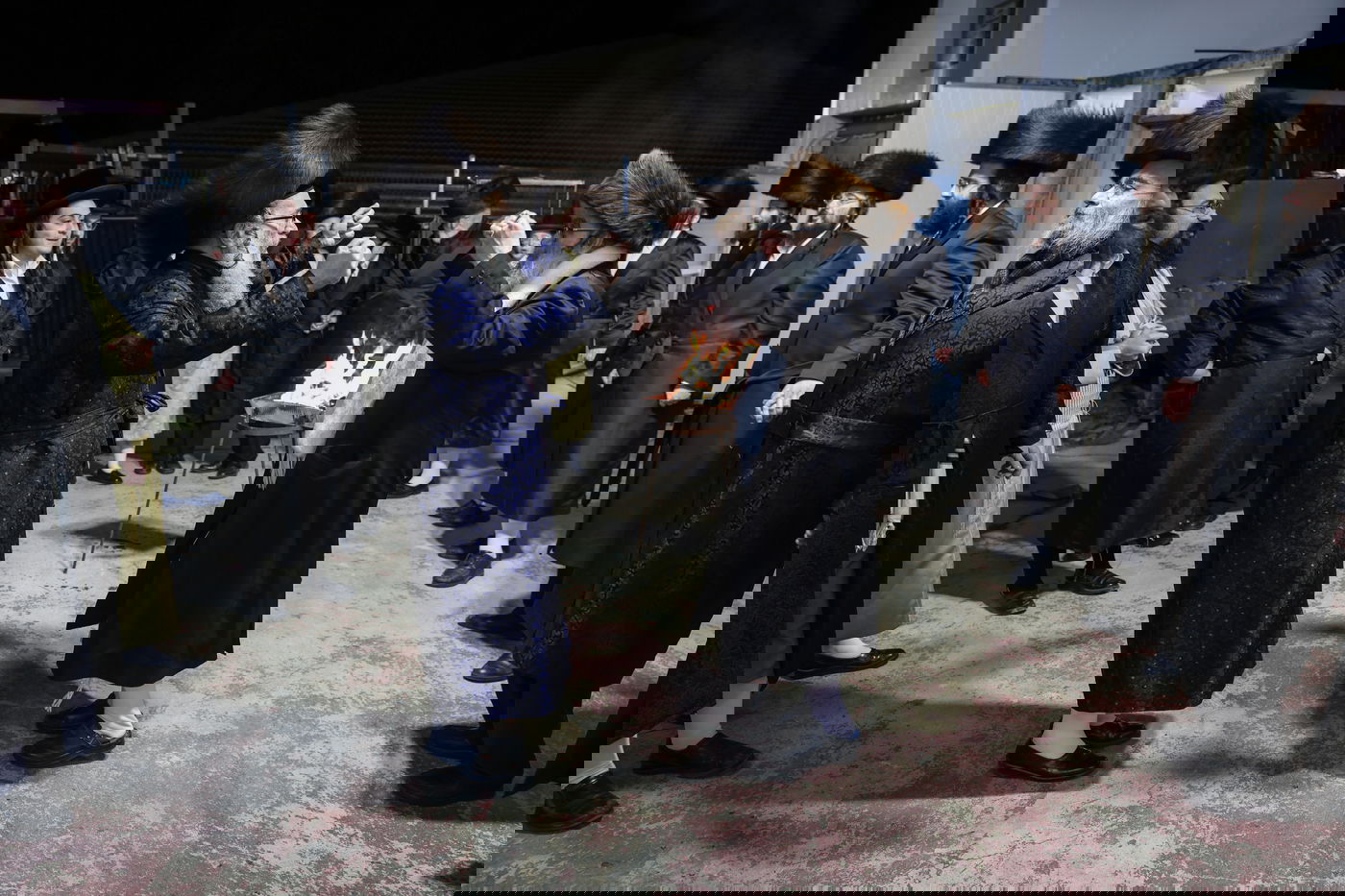 גאב"ד קאלסבורג הגה"צ רבי משה ראטה בהדלקה במירון