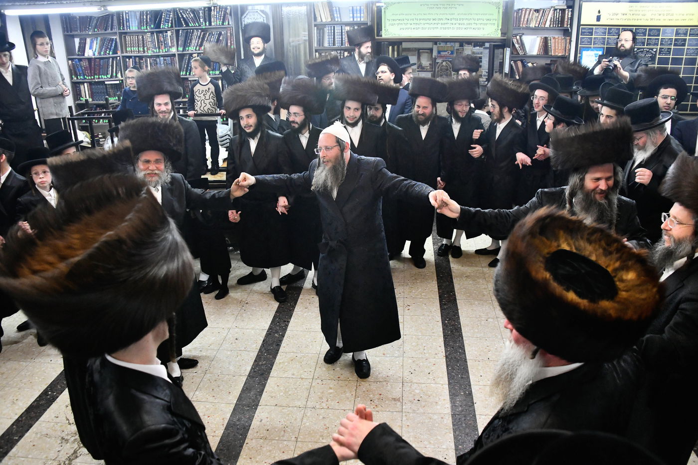 שמחת בית שאץ - אזמרה - זידטשויב- צאנז ירושלים- רמת שלמה