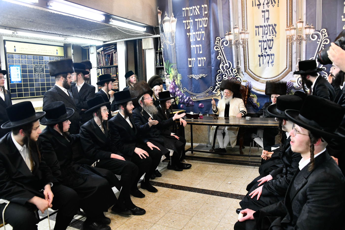 שמחת בית שאץ - אזמרה - זידטשויב- צאנז ירושלים- רמת שלמה