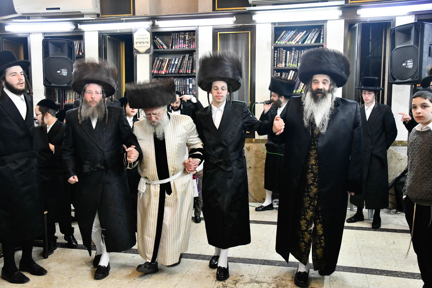 שמחת בית שאץ - אזמרה - זידטשויב- צאנז ירושלים- רמת שלמה