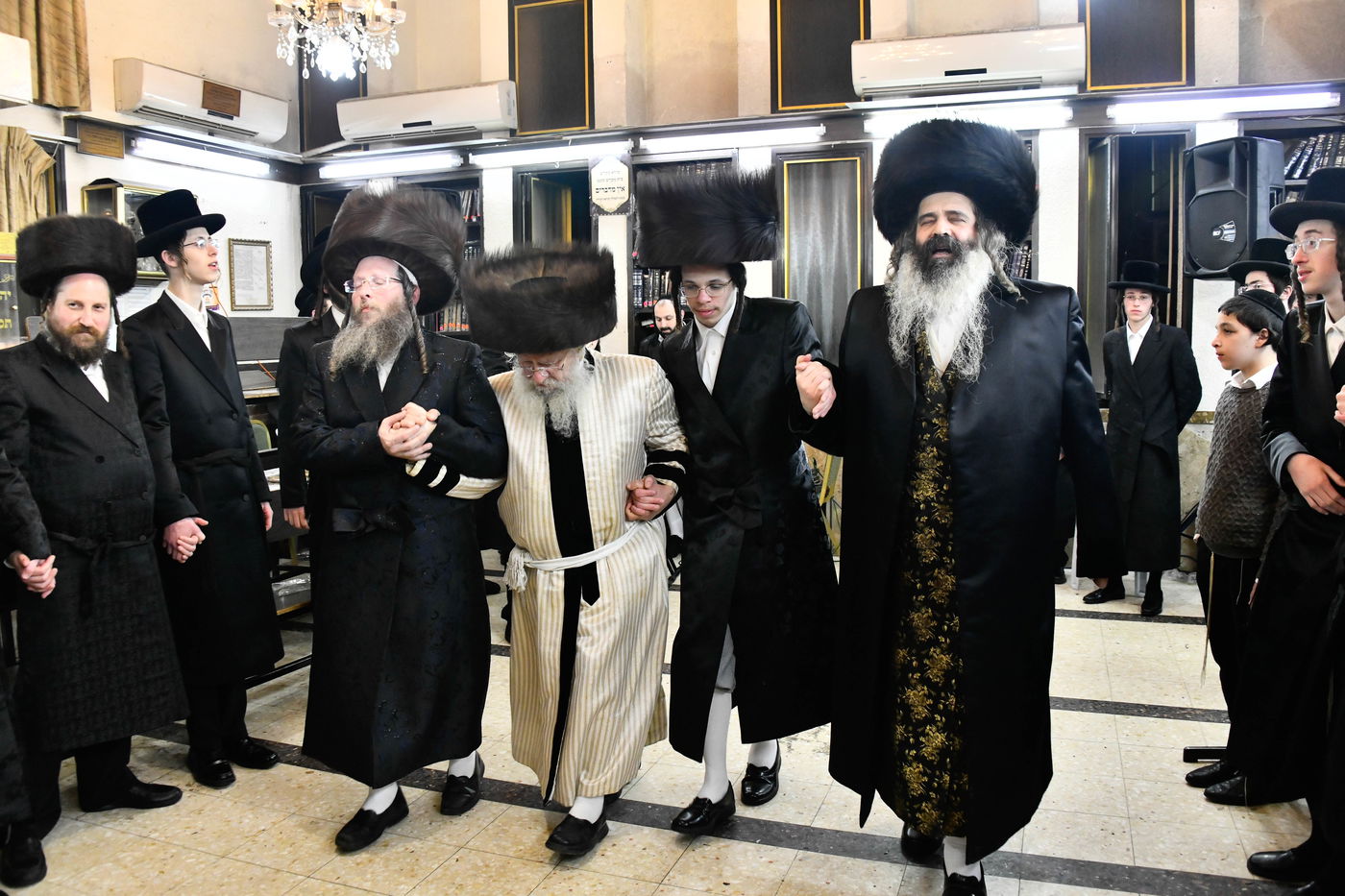 שמחת בית שאץ - אזמרה - זידטשויב- צאנז ירושלים- רמת שלמה