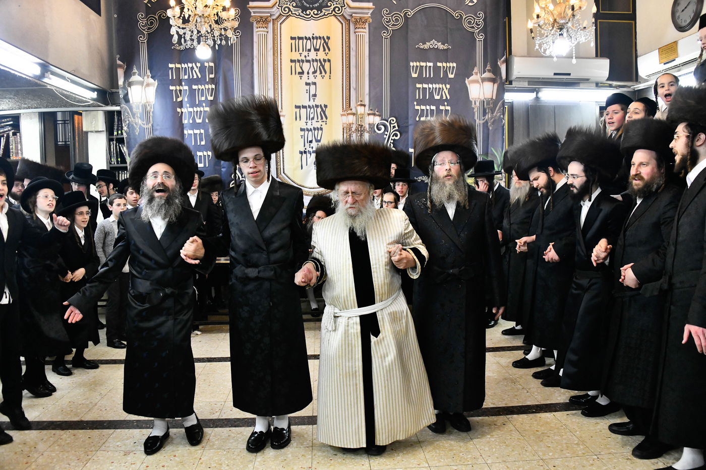 שמחת בית שאץ - אזמרה - זידטשויב- צאנז ירושלים- רמת שלמה