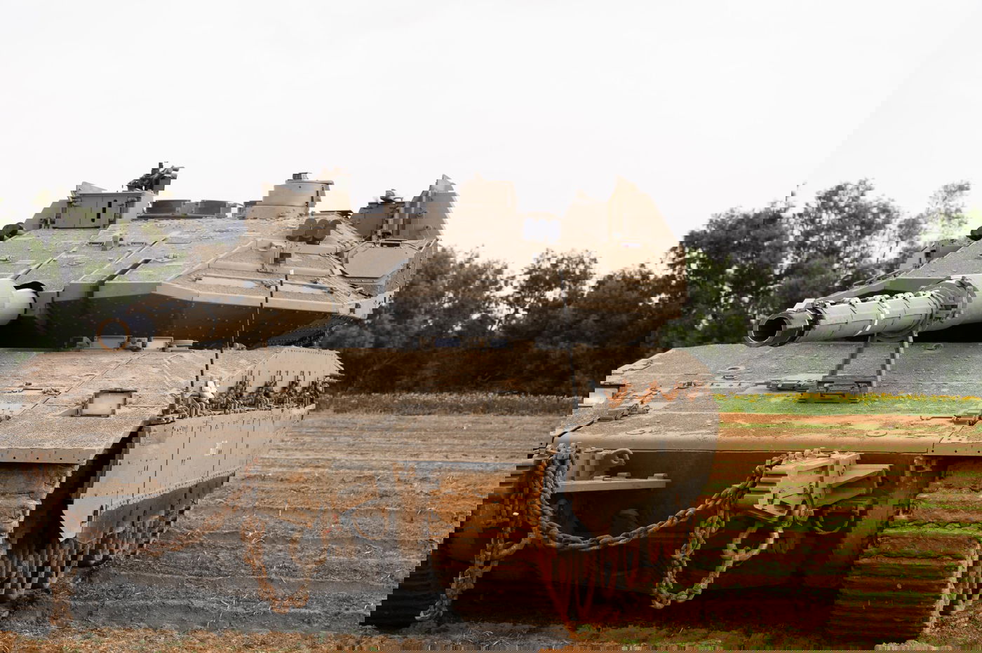 הטנקים נעים דרומה