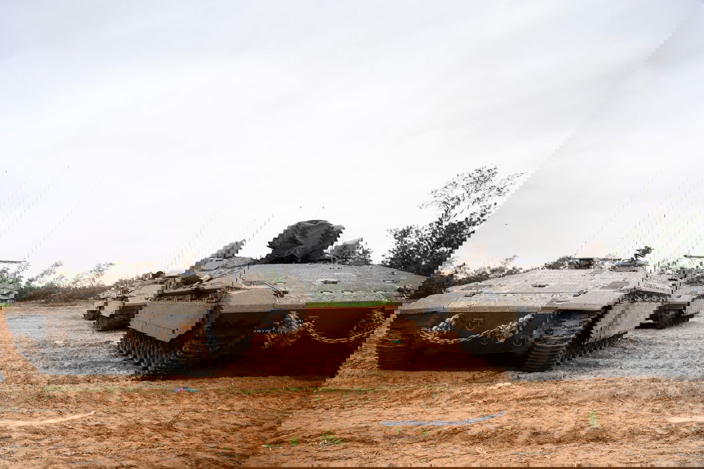 הטנקים נעים דרומה