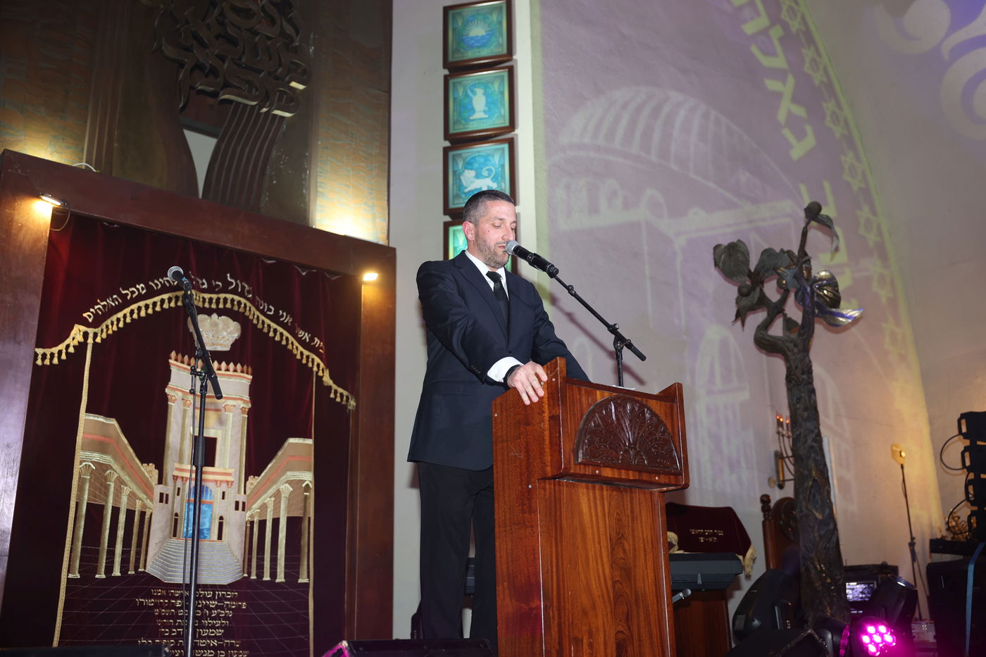  פרידה היסטורית בבית הכנסת הגדול בתל- אביב