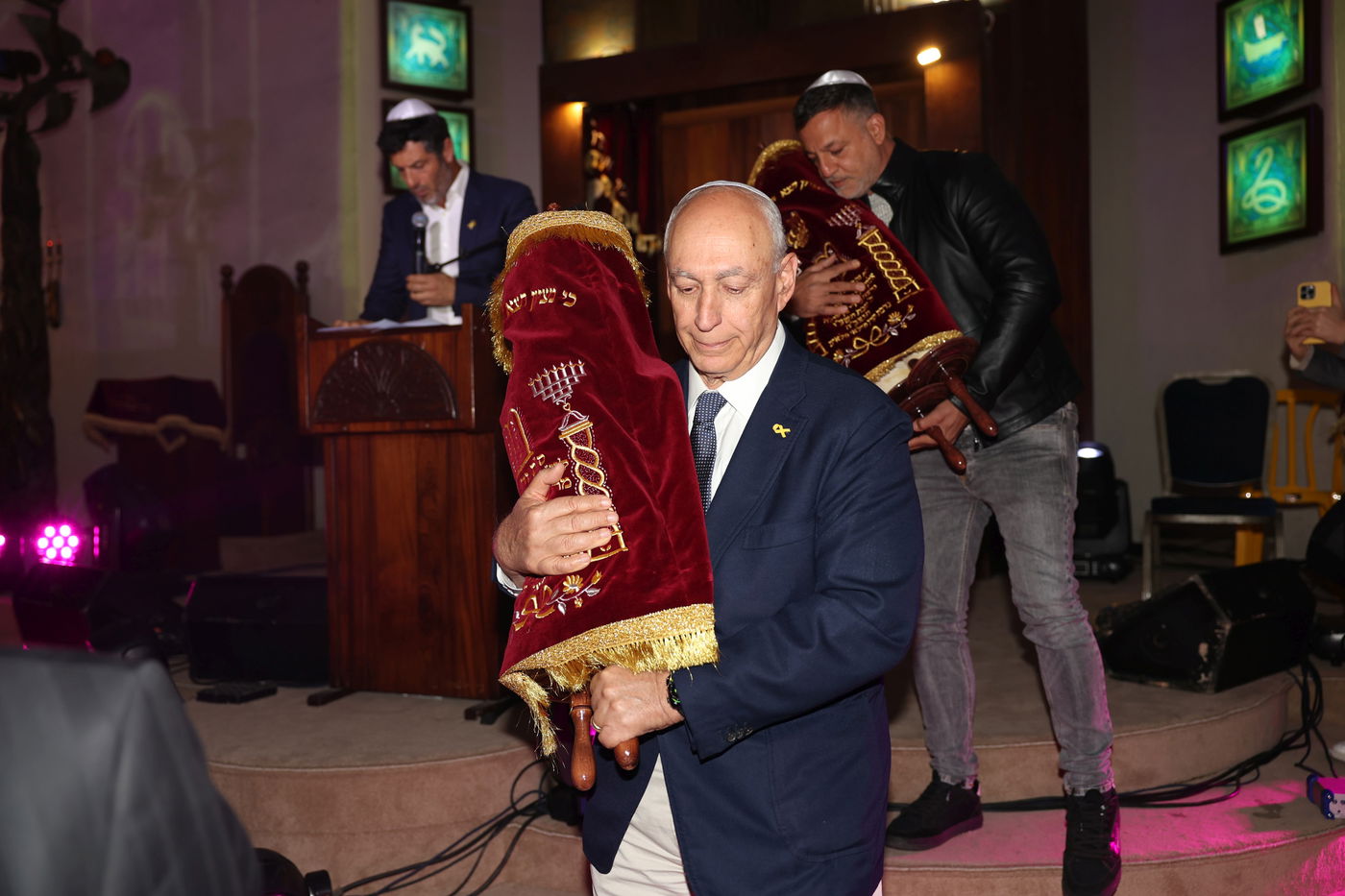  פרידה היסטורית בבית הכנסת הגדול בתל- אביב