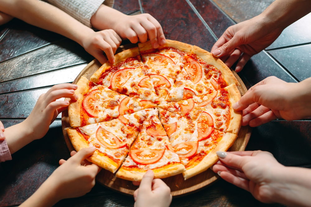 האופציה הכי בטוחה היא לבחור במאכל שכולם אוהבים כמו פיצה רענן