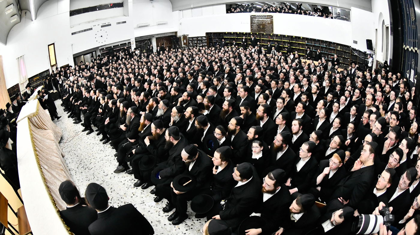 בחורי ישיבה בגור 