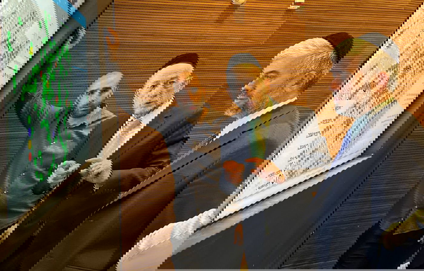 סגן השר מקלב במרכז ניהול התנועה בירושלים