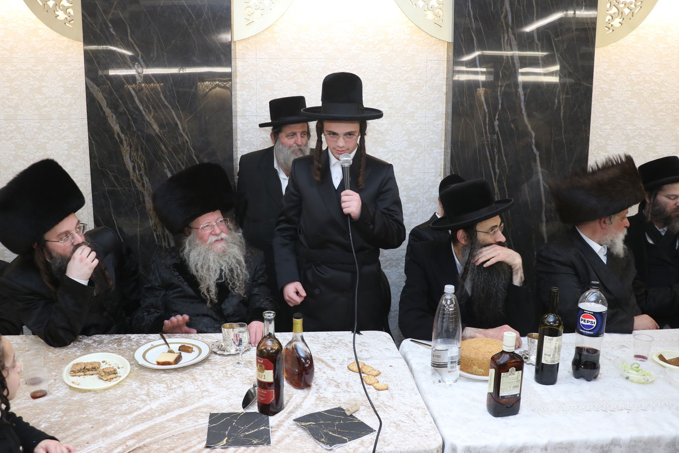 שמחת הבר מצווה לנכדי האדמו"רים מקוזמיר - לעלוב בית שמש