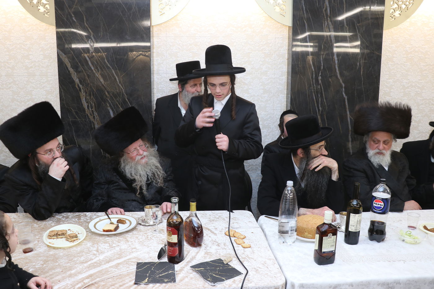 שמחת הבר מצווה לנכדי האדמו"רים מקוזמיר - לעלוב בית שמש