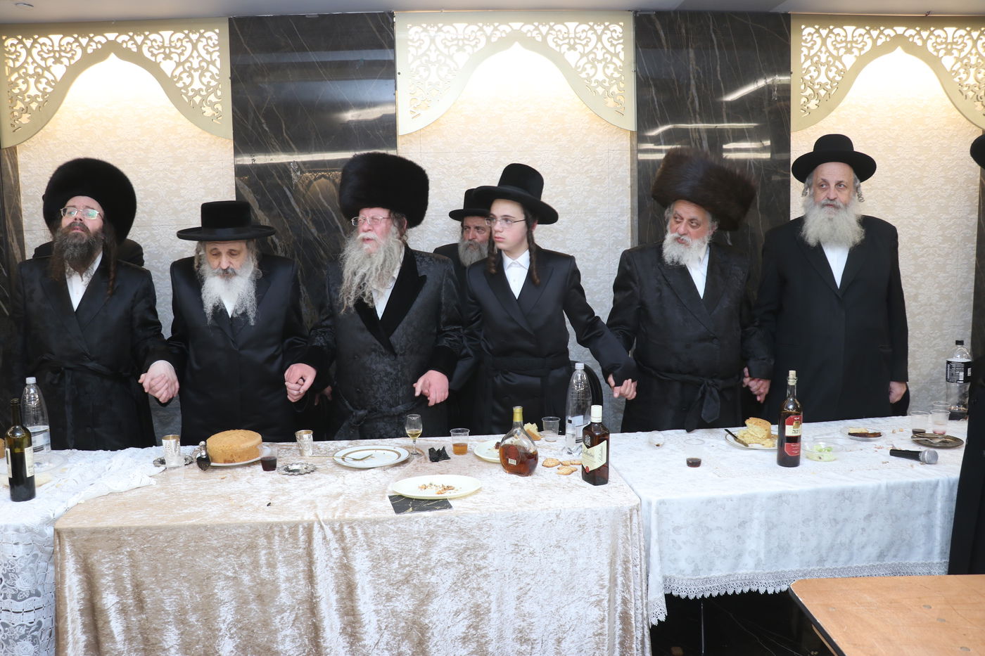 שמחת הבר מצווה לנכדי האדמו"רים מקוזמיר - לעלוב בית שמש