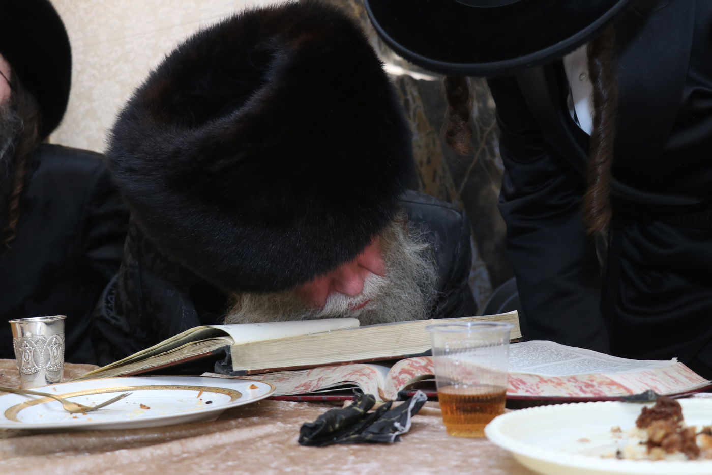 שמחת הבר מצווה לנכדי האדמו"רים מקוזמיר - לעלוב בית שמש