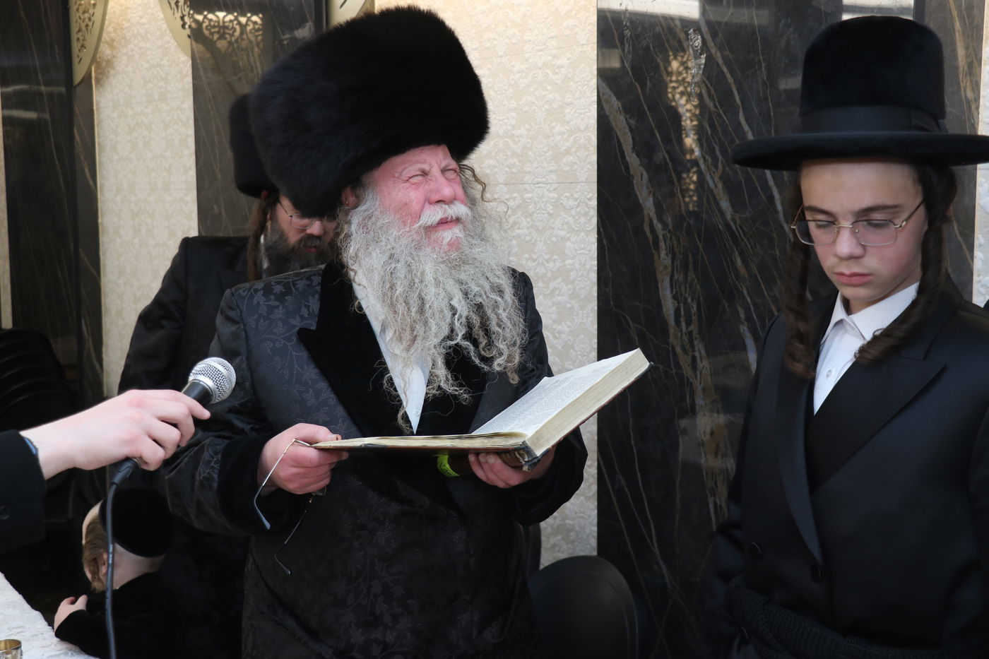 שמחת הבר מצווה לנכדי האדמו"רים מקוזמיר - לעלוב בית שמש