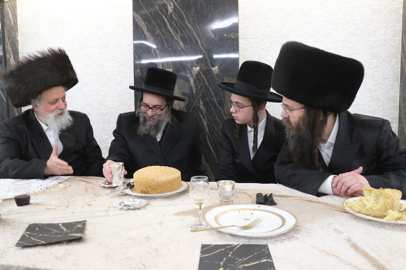 שמחת הבר מצווה לנכדי האדמו"רים מקוזמיר - לעלוב בית שמש