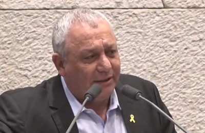 גדי איזנקוט לעג לגולדקנופף על הריקוד: "קיפץ כמו פוקפורן"